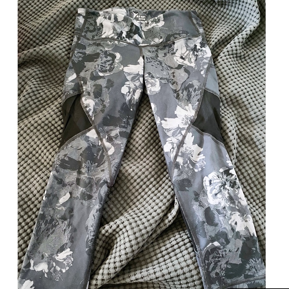 Cropped Floral Print Leggings